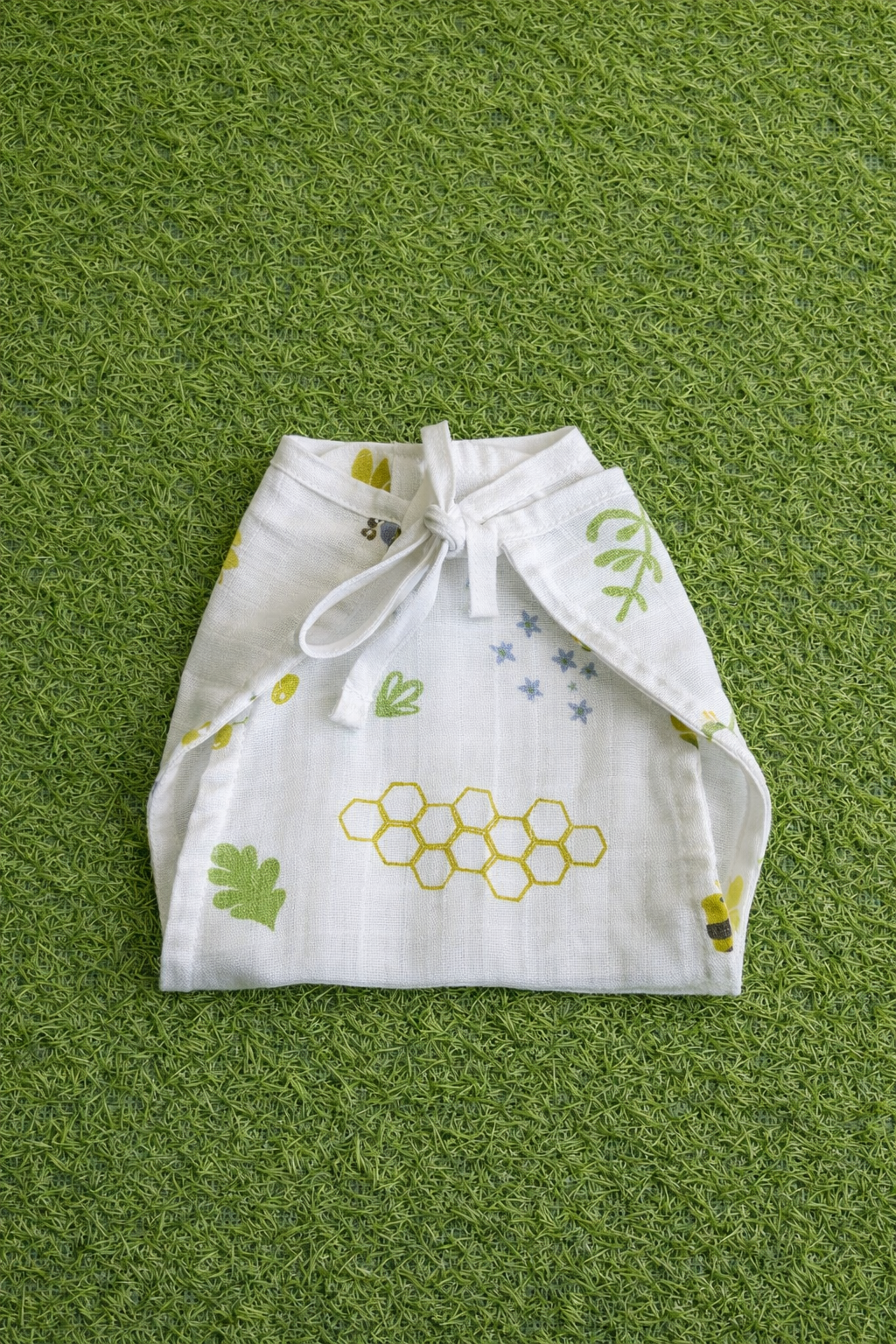 Muslin 6 layer Nappy- Honey Bee