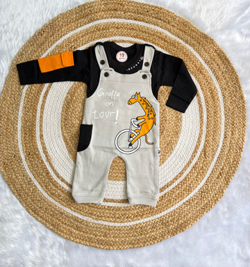 Dungaree Set Infant - Black Giraffe
