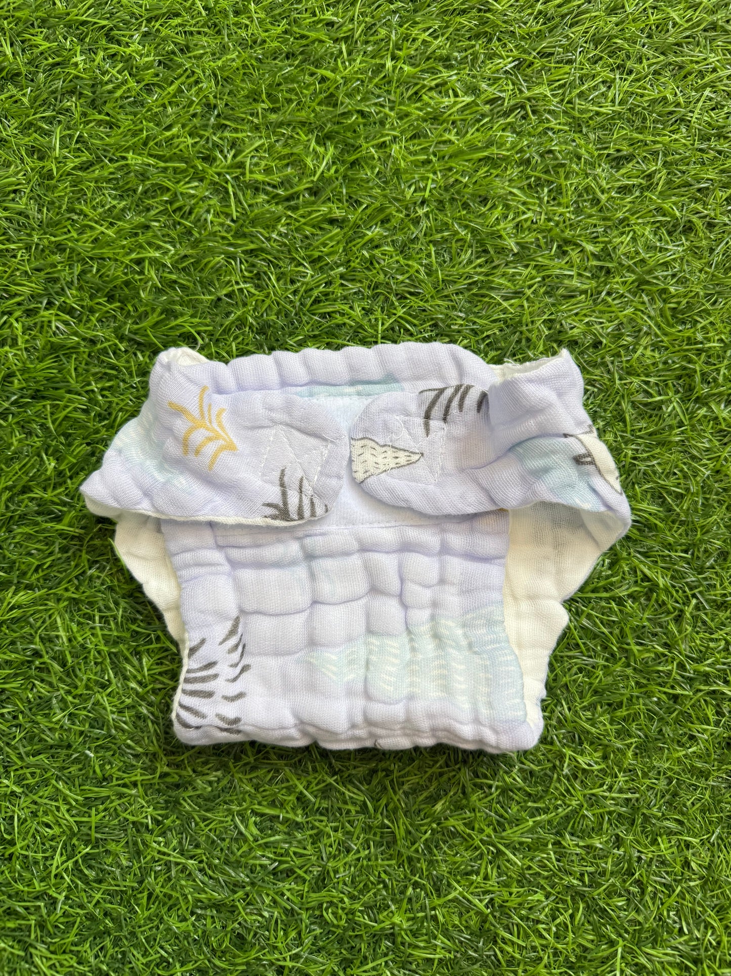 Crinkled Muslin Nappy